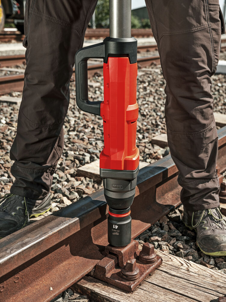 Гайковерт ударный железнодорожный MILWAUKEE M18 FHIWF1R-122C 4933493141